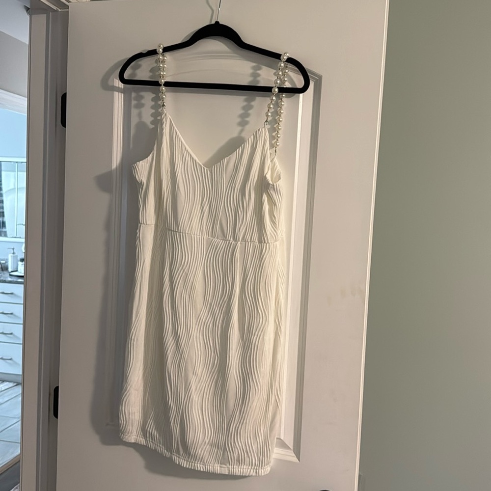 White mini dress with large pearl straps M new